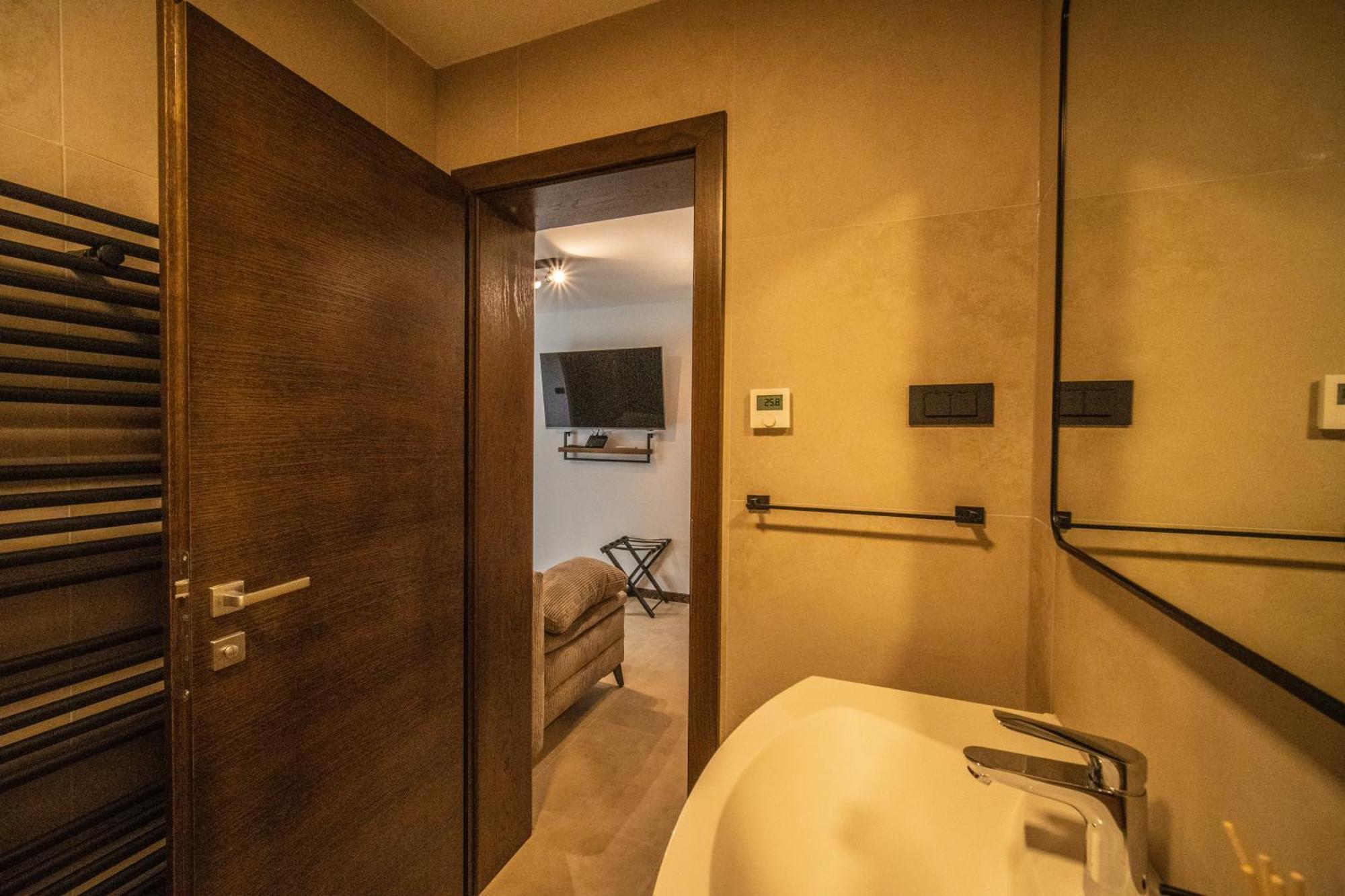 Cantina Rooms Hum na Sutli Luaran gambar